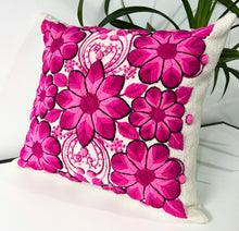 Load image into Gallery viewer, Pink Flowered Pillow Cover