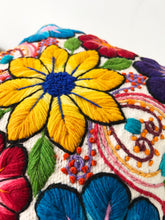 Load image into Gallery viewer, White Yellow Flower Peruvian Cover