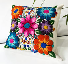 Load image into Gallery viewer, White Flowered pillow cover