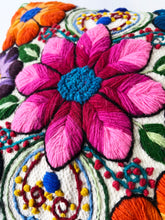 Load image into Gallery viewer, White Flowered pillow cover