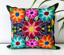 Load image into Gallery viewer, Black Flowered pillow cover