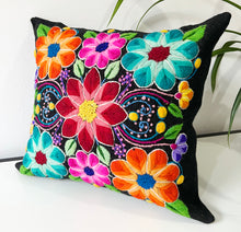 Load image into Gallery viewer, Black Flowered pillow cover