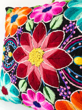 Load image into Gallery viewer, Black Flowered pillow cover
