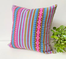 Load image into Gallery viewer, Jaguar Eye design pattern from the Chachapoyas Culture