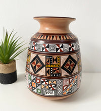 Load image into Gallery viewer, Peruvian decor Vase