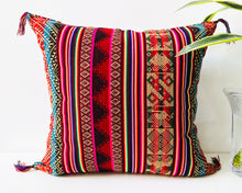 Load image into Gallery viewer, Red & Green Chinchero Cushion cover