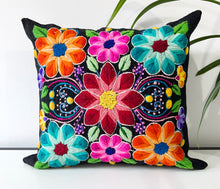 Load image into Gallery viewer, Black Flowered pillow cover
